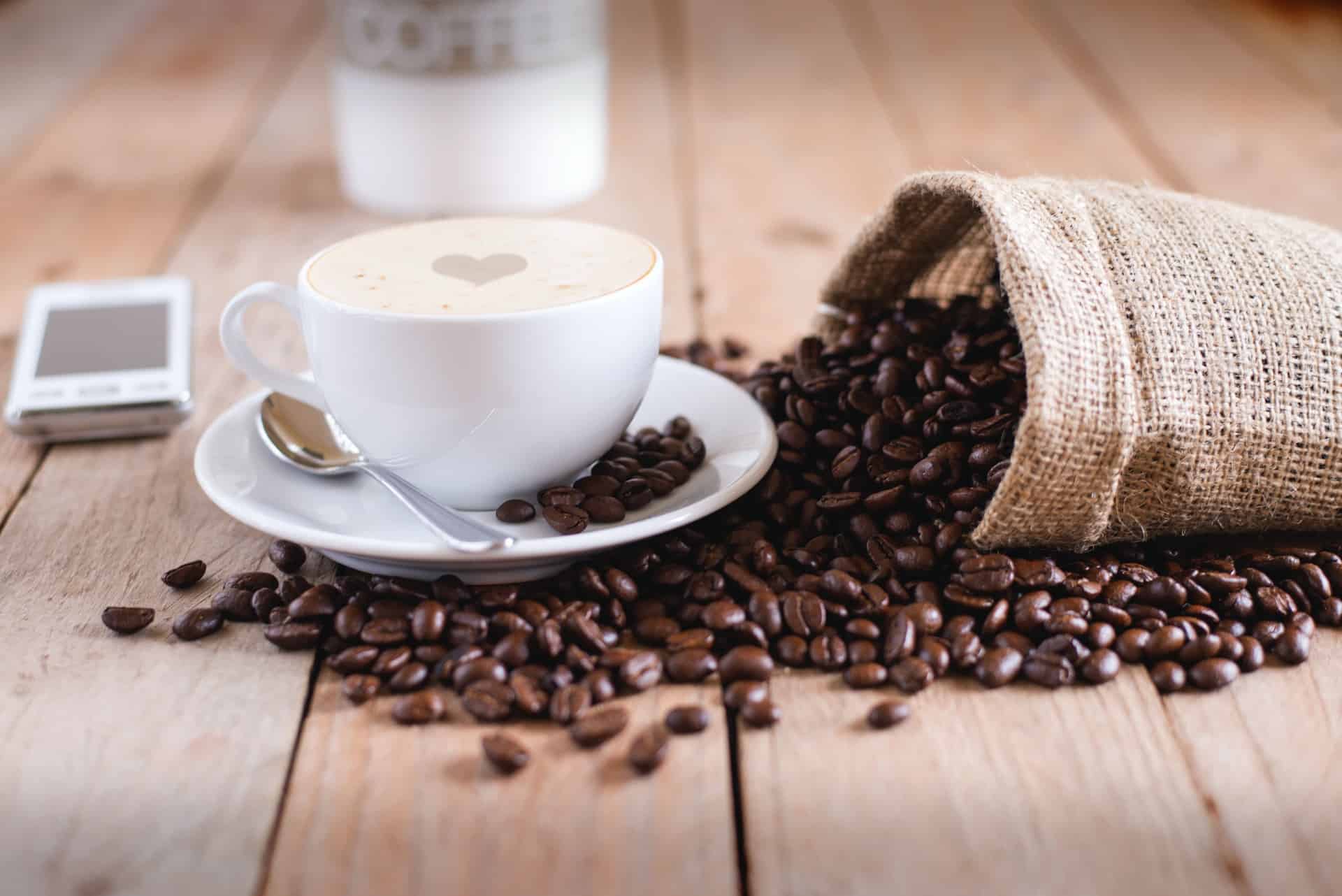Jak proces wypalania kształtuje smak kawy?