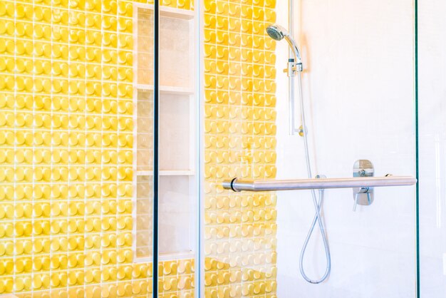 Jak wybrać niezawodny system prysznicowy do Twojej łazienki?